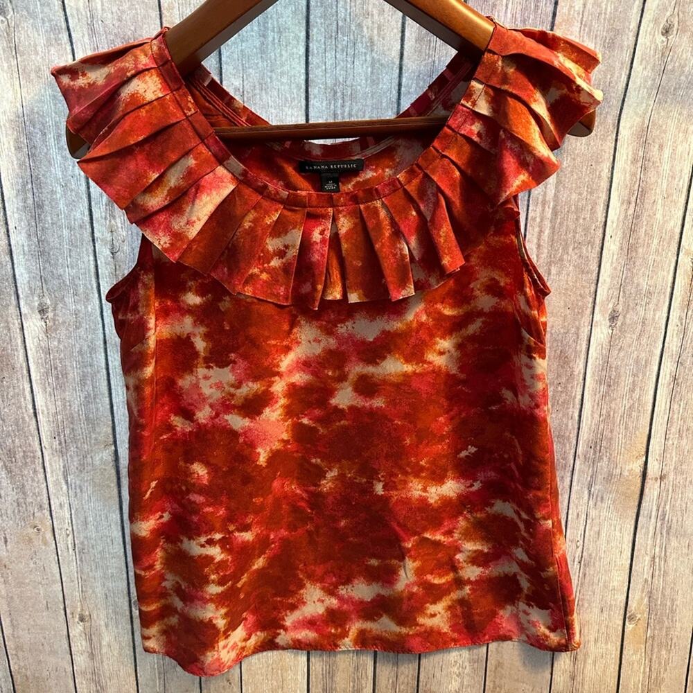 Banana Republic Women's Red Silk Ruffle Top size medium EUC